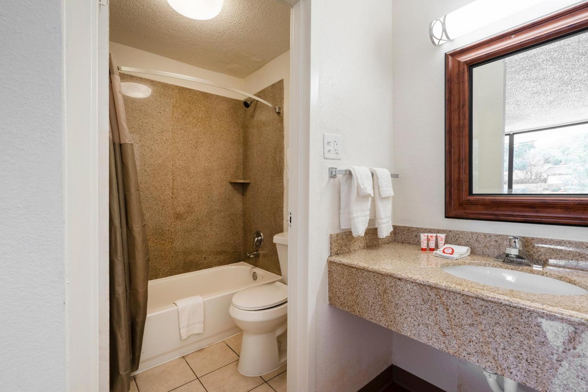 Oyo Hotel Bossier City La - Red River Экстерьер фото