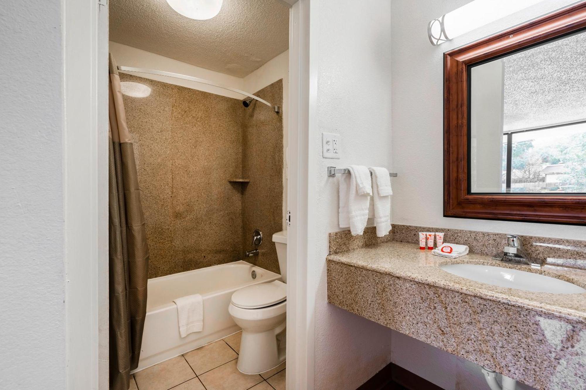 Oyo Hotel Bossier City La - Red River Экстерьер фото